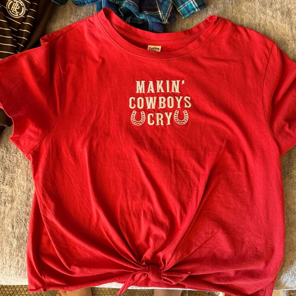 Darling Blue NWOT “Making cowboys cry” Tshirt size large